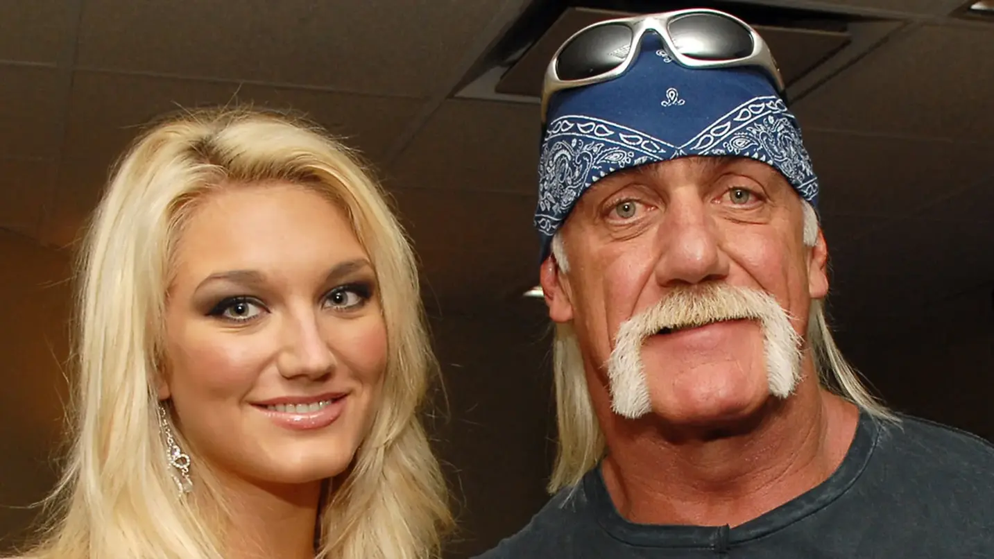 Hulk Hogan Tried To Repair Relationship W/ Daughter Brooke Before Death, She Denies